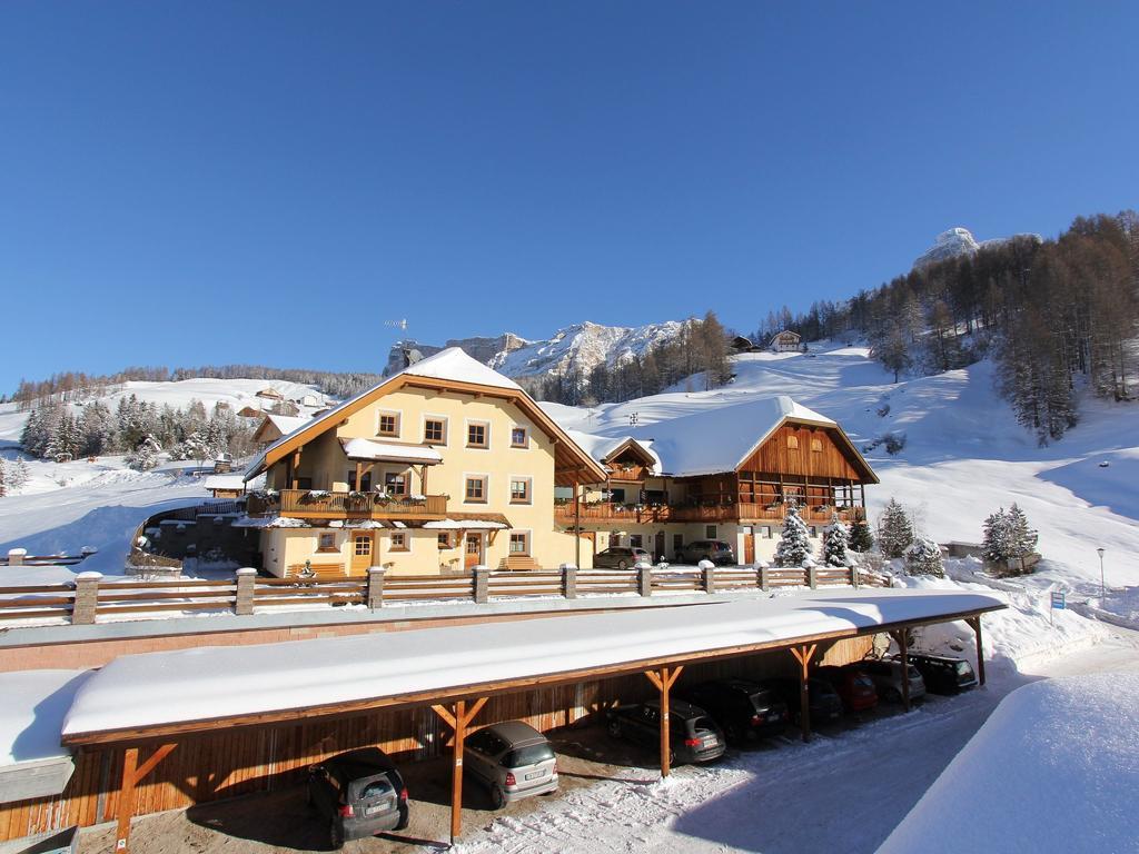Taela Apartments San Cassiano  Exterior photo
