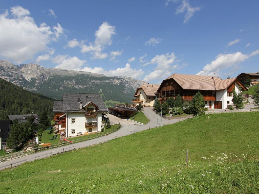 Taela Apartments San Cassiano  Exterior photo