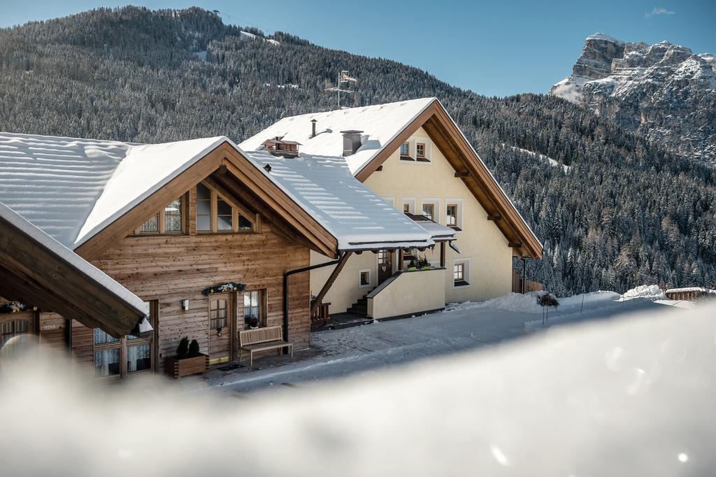 Taela Apartments San Cassiano  Exterior photo
