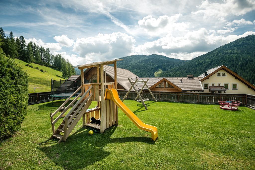 Taela Apartments San Cassiano  Exterior photo