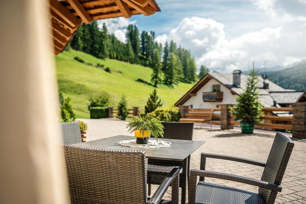 Taela Apartments San Cassiano  Exterior photo